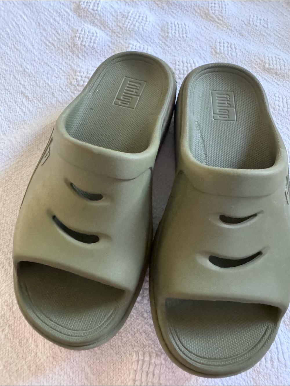 FitFlop Women's Relieff Recovery Slides, Size 6
